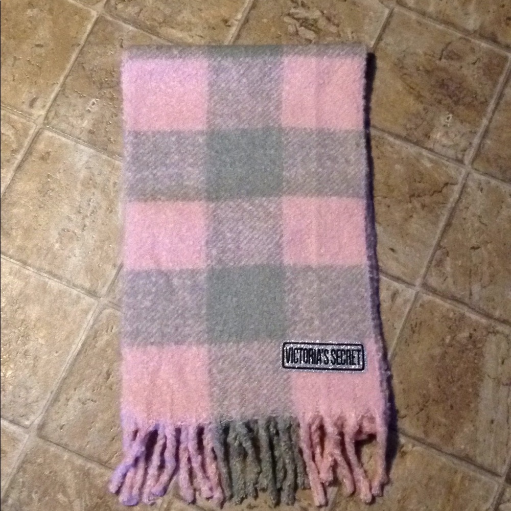 Victoria's Secret Blanket Scarf BRAND NEW
